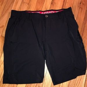 Men’s Under Armour shorts black size 40